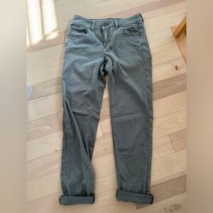 American Eagle Army Green, size 4, Super stretch Tomgirl Jean
